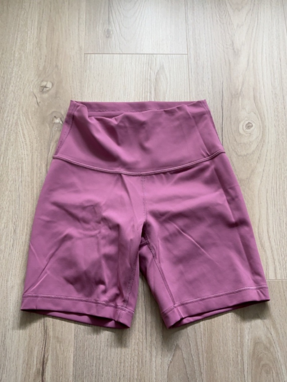 Lululemon size 4 wunder train high rise short 6”